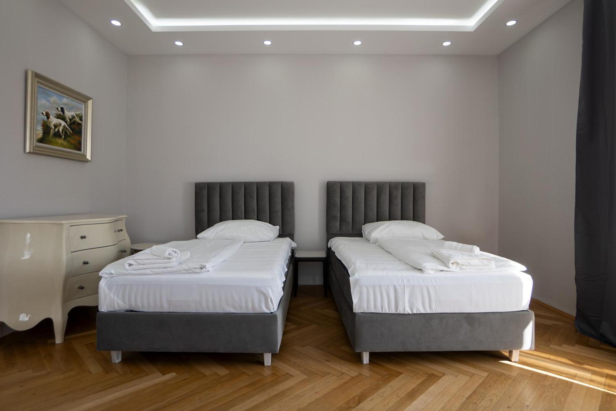 Charming 2-Room Apartment With Balcony, 15 Min To Center Відень Екстер'єр фото