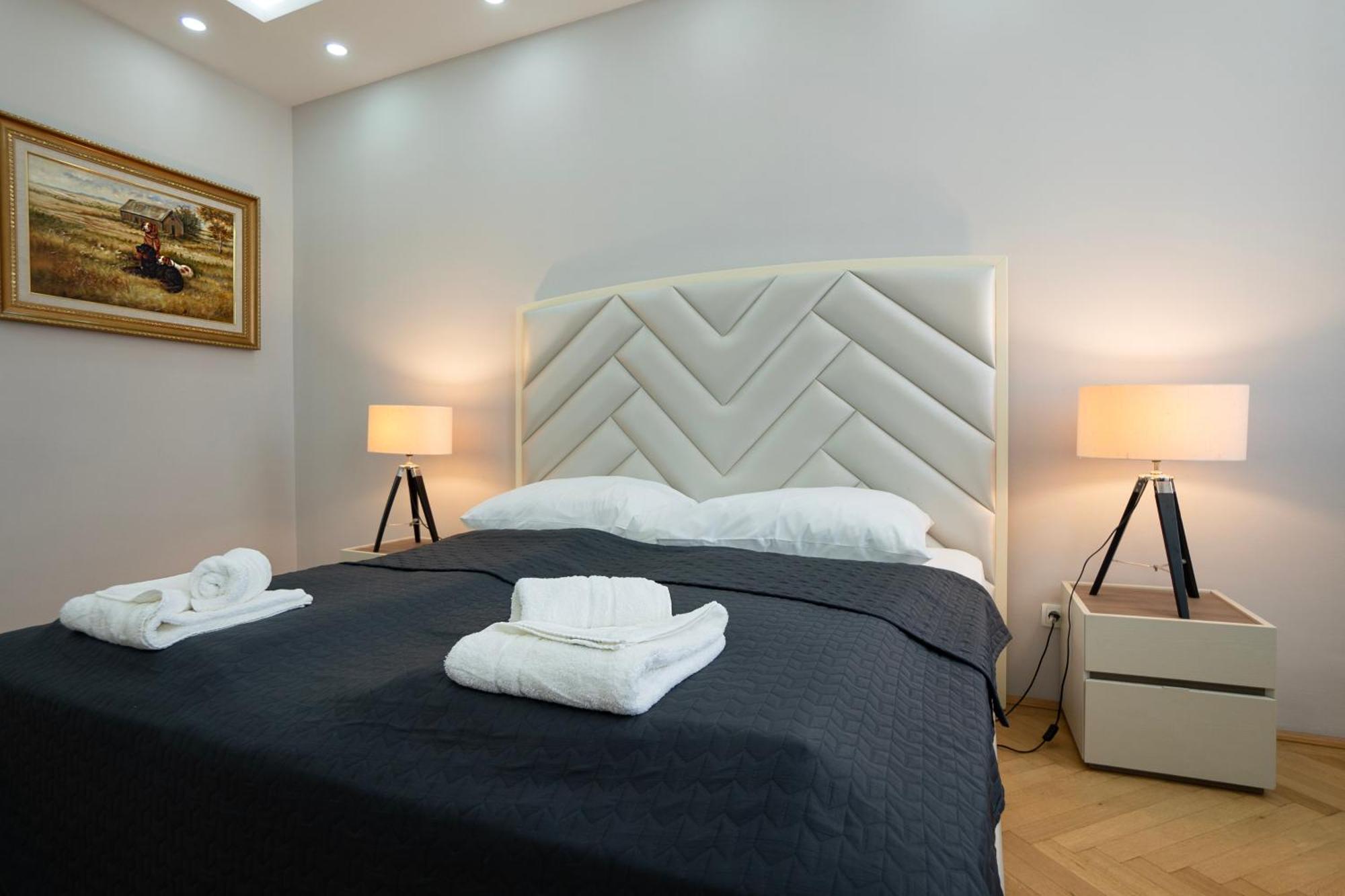 Charming 2-Room Apartment With Balcony, 15 Min To Center Відень Екстер'єр фото