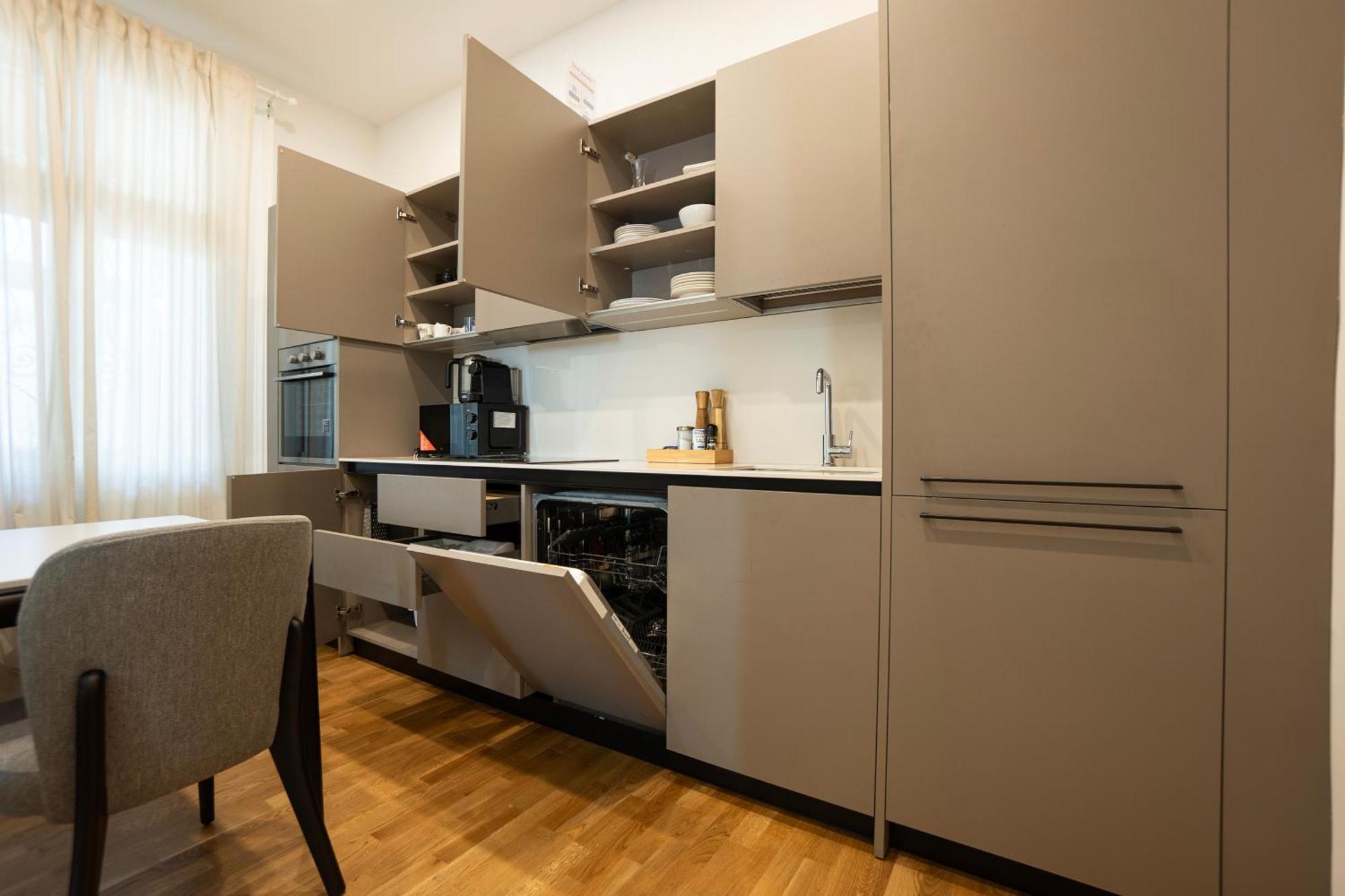 Charming 2-Room Apartment With Balcony, 15 Min To Center Відень Екстер'єр фото