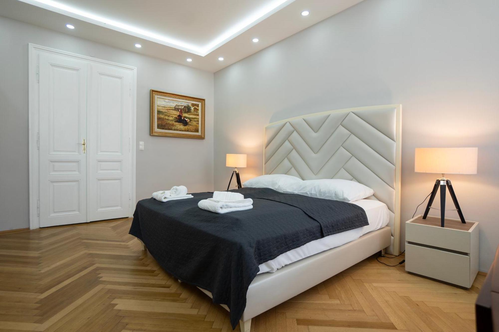 Charming 2-Room Apartment With Balcony, 15 Min To Center Відень Екстер'єр фото