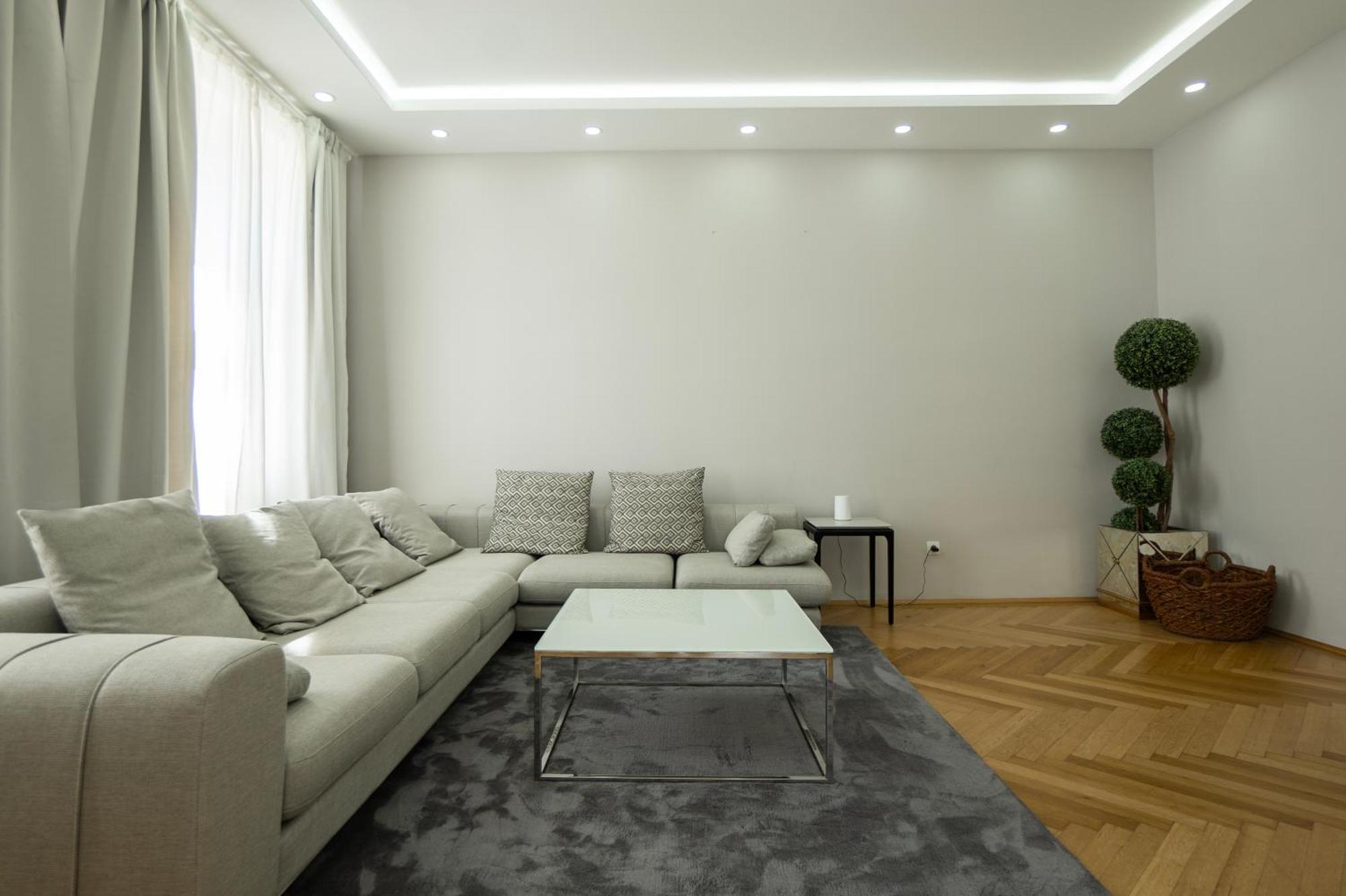 Charming 2-Room Apartment With Balcony, 15 Min To Center Відень Екстер'єр фото