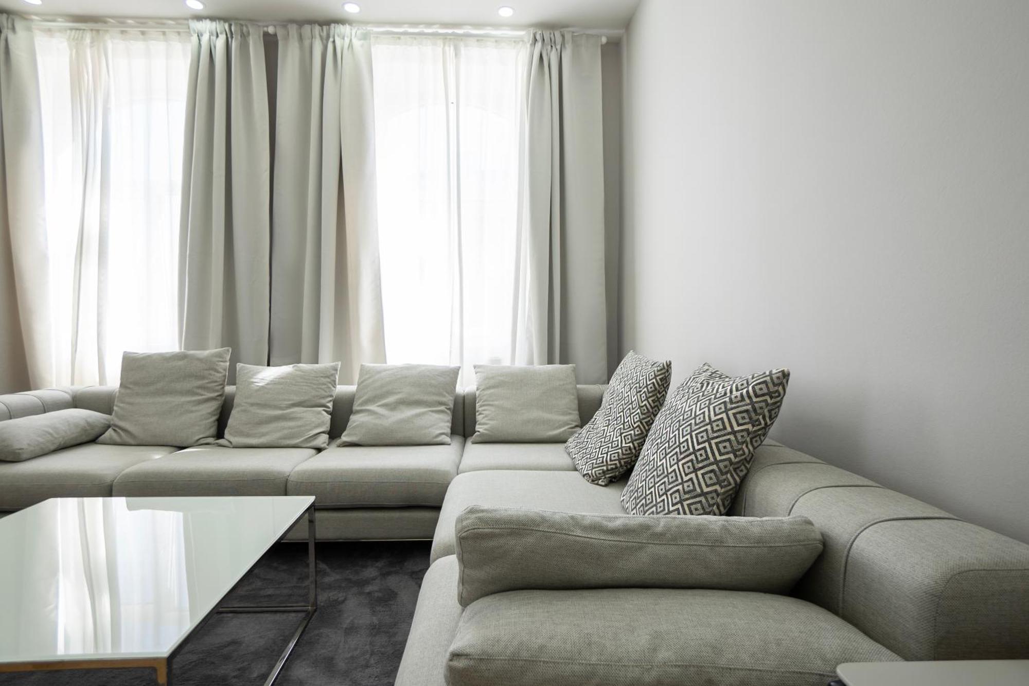 Charming 2-Room Apartment With Balcony, 15 Min To Center Відень Екстер'єр фото